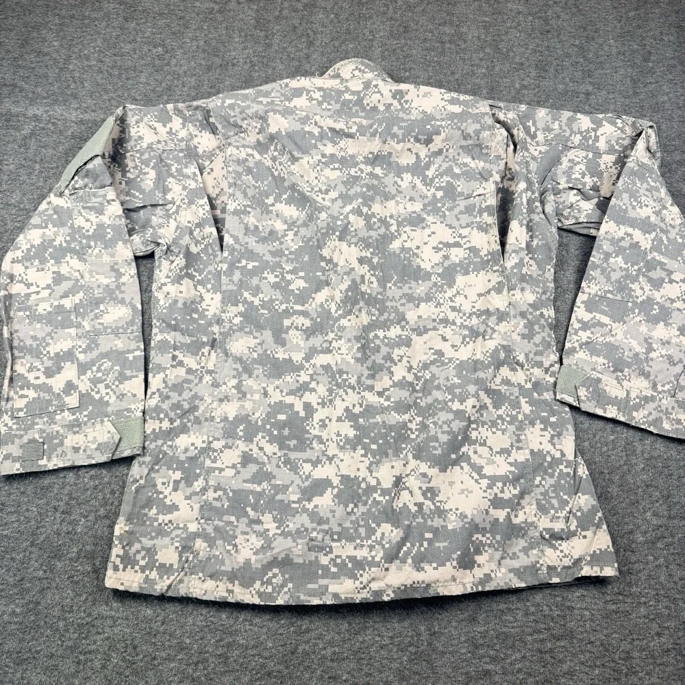 Army Combat Uniform Flame Resistant Coat Medium Reg UCP Digital Camouflage NEW